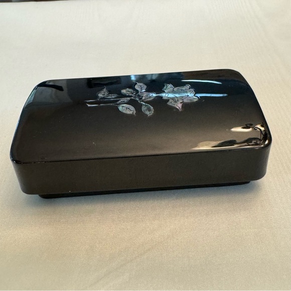 Vintage Black Lacquer Abalone Inlaid Lid Jewelry Trinket Box - Picture 14 of 15